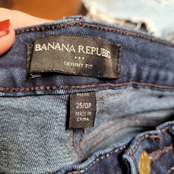 Banana Republic Factory Dark Wash Skinny Jeans - Picture 3 of 5